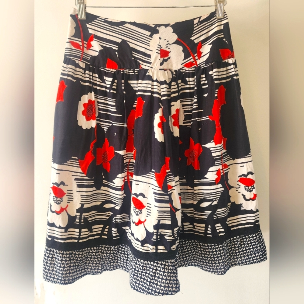 Mix Nouveau New York Midi A-line Skirt Size Medium Black/Red/White
